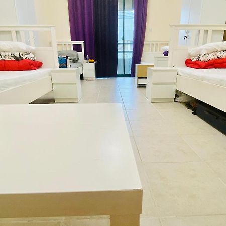 Nash Guest House Females Only Дубай Экстерьер фото