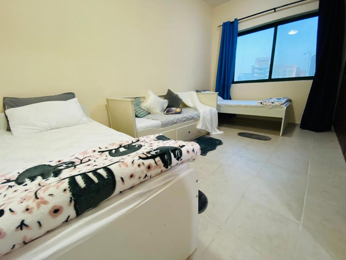 Nash Guest House Females Only Дубай Экстерьер фото