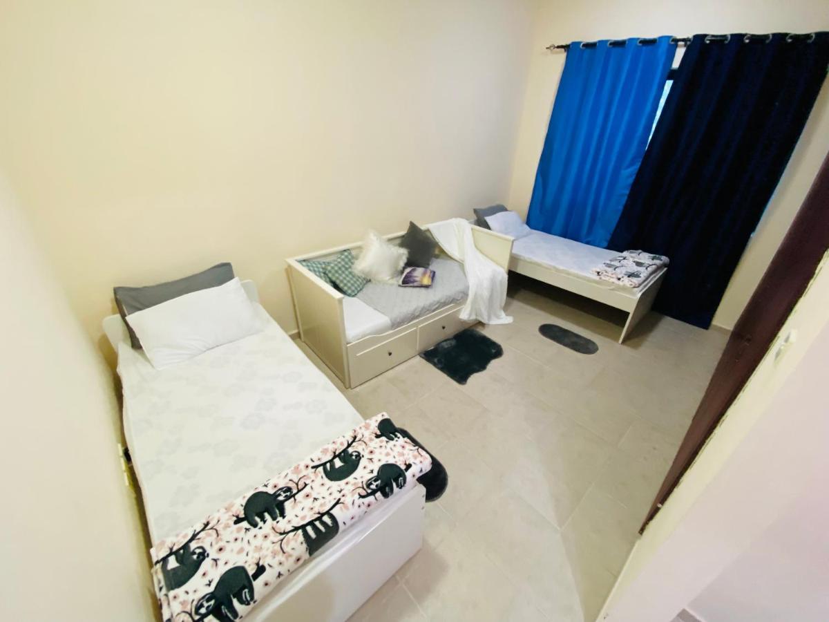 Nash Guest House Females Only Дубай Экстерьер фото
