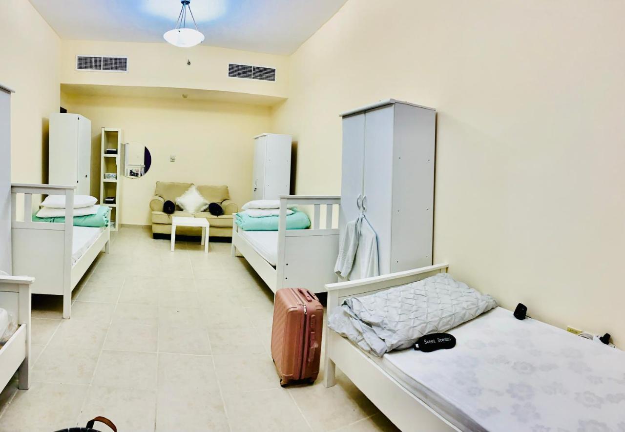 Nash Guest House Females Only Дубай Экстерьер фото