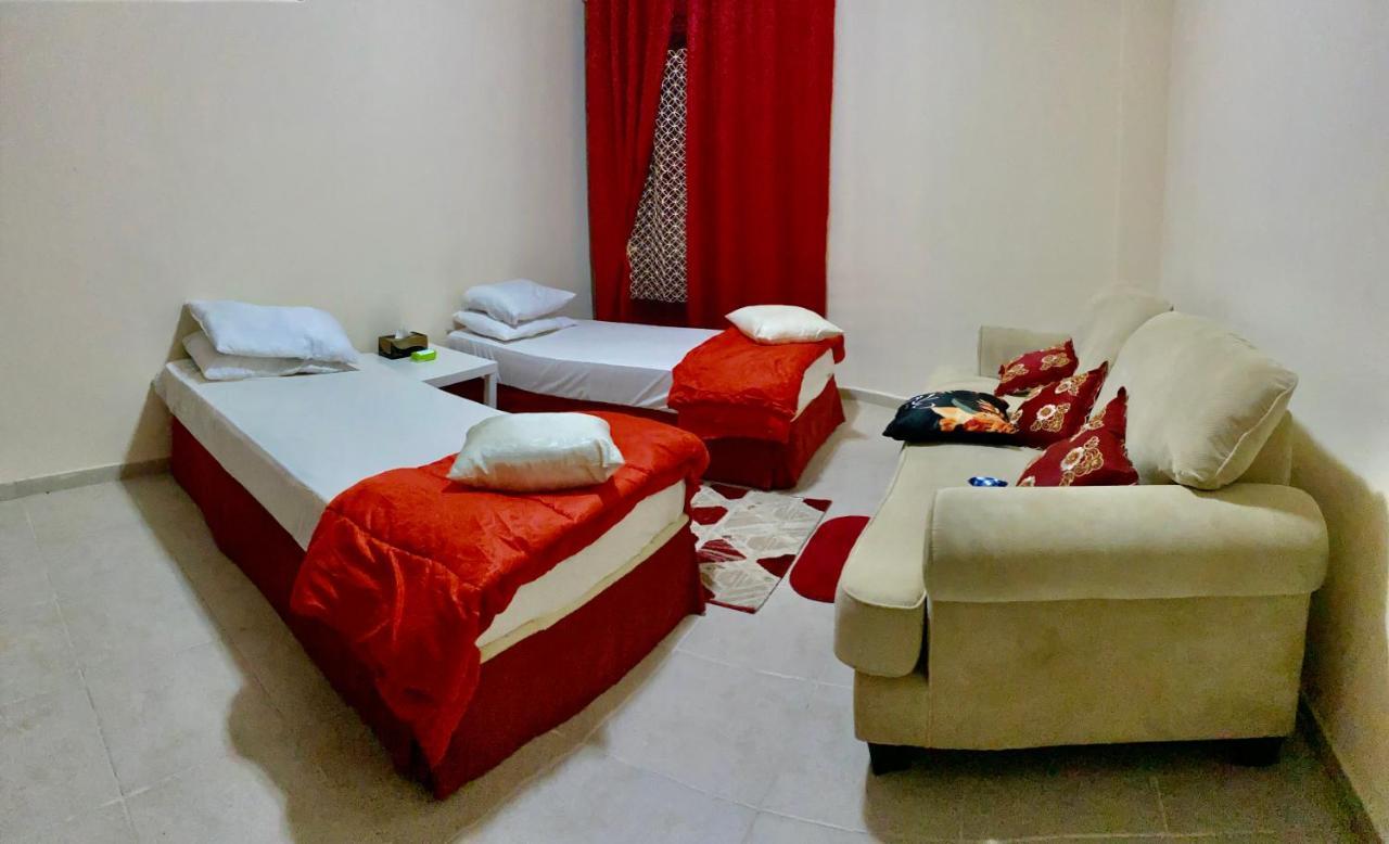 Nash Guest House Females Only Дубай Экстерьер фото