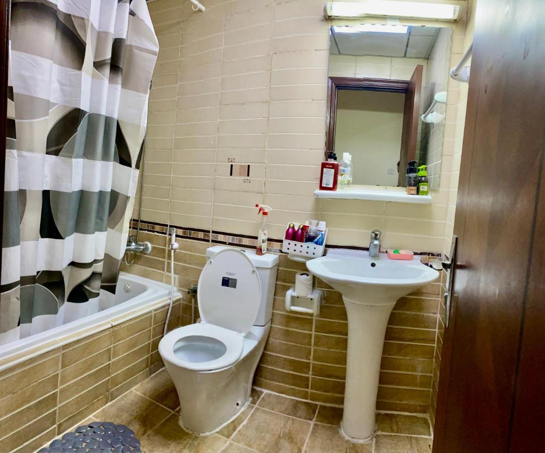 Nash Guest House Females Only Дубай Экстерьер фото